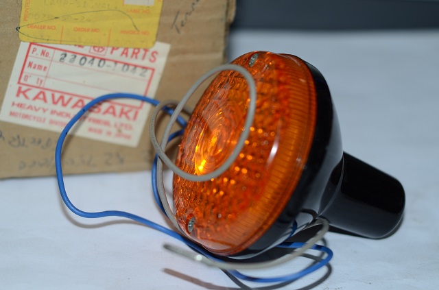 TURN SIGNAL LAMP FRONT USED