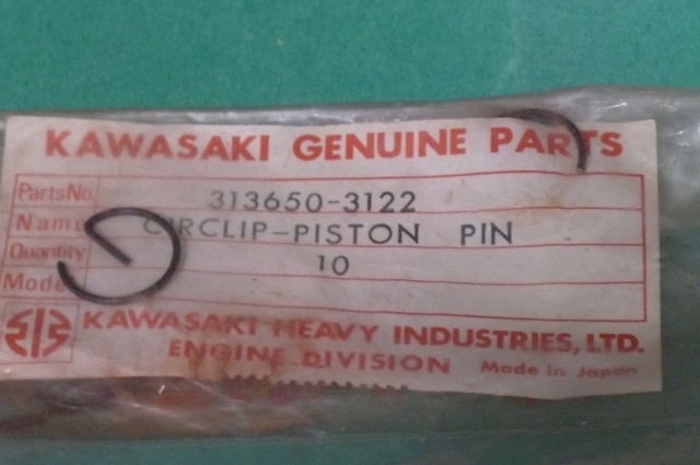PISTON PIN C-CLIPS