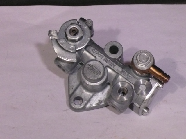 OIL PUMP ASSY USED