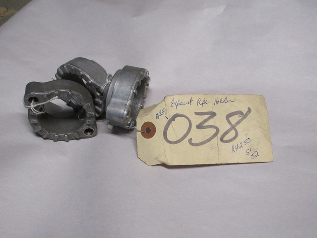 (image for) EXHAUST PIPE HOLDER