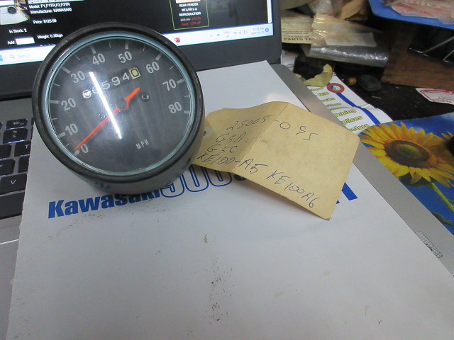 SPEEDOMETER ASSEMBLY MPH USED