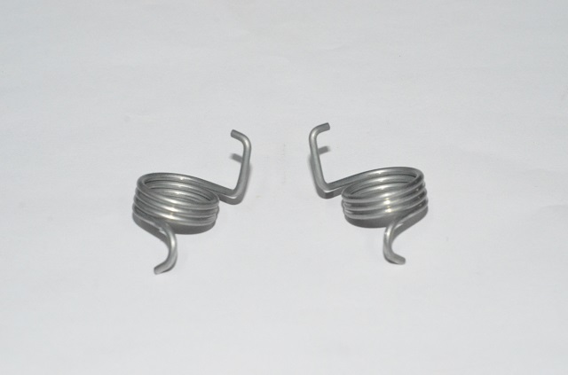 (image for) FOOTREST SPRINGS LH RH