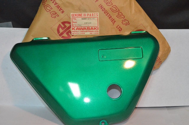 SIDE COVER LH CANDY EMERALD