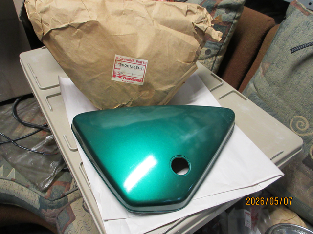 (image for) SIDE COVER LH CANDY EMERALD GREEN