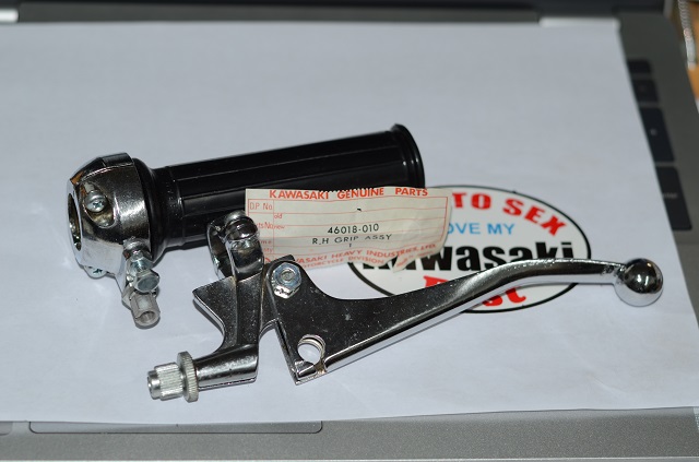 THROTTLE GRIP ASSEMBLY
