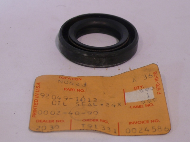 OIL SEAL 24 BY 40 BY 8