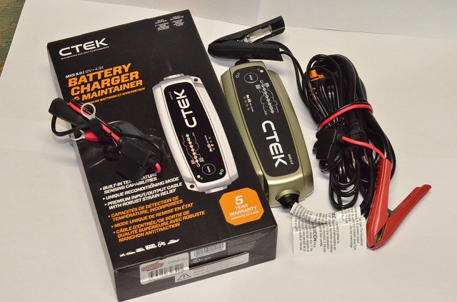 BATTERY CHARGER & MAINTAINER 12V