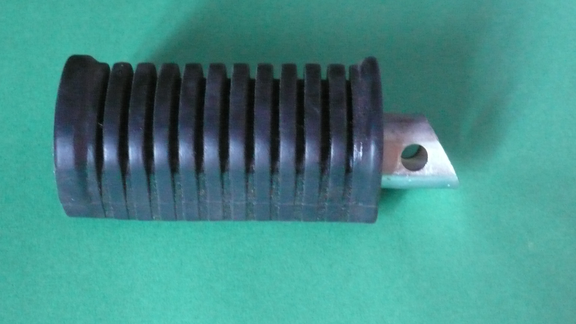 (image for) FOOTREST FRONT RH